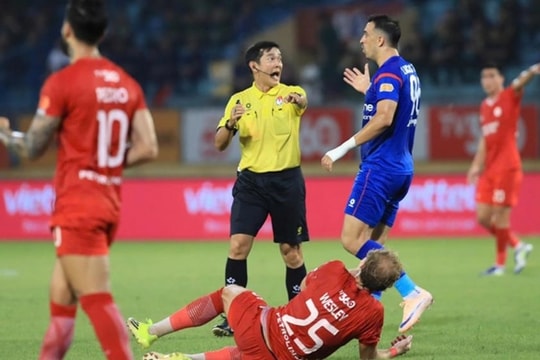 Bước ngoặt minh bạch tại V-League: Khi sai lầm của trọng tài được đưa ra ánh sáng