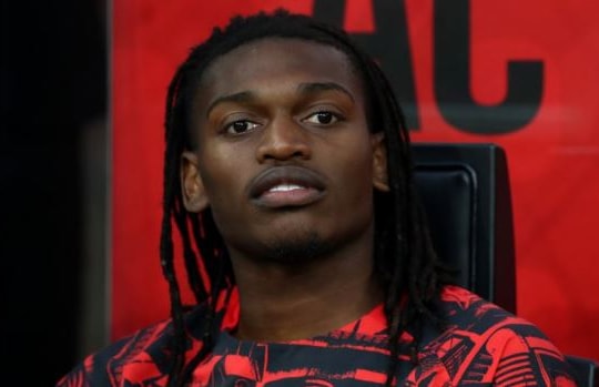 MU quyết chiêu mộ Rafael Leao, Bernardo Silva chờ đợi lời đề nghị từ Barcelona