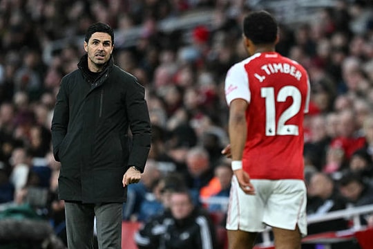 Mikel Arteta đối mặt lựa chọn cân não: Jurrien Timber hay sự an toàn tại Budapest?