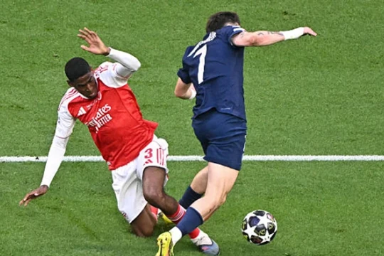 PSG bảo vệ ngai vàng Champions League sau loạt luân lưu nghẹt thở trước Arsenal