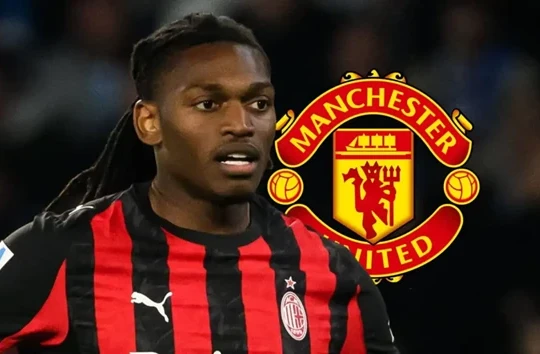 Rafael Leao sẵn sàng rời Milan: Liệu MU có dám đánh đổi khả năng phòng ngự để lấy siêu tiền đạo?