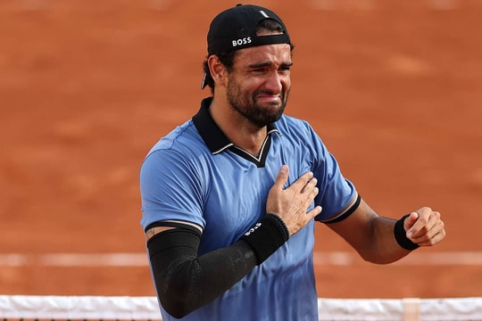 Roland Garros kịch tính: Berrettini cứu match point sau 5 giờ, Cerundolo thắng trận marathon kỷ lục
