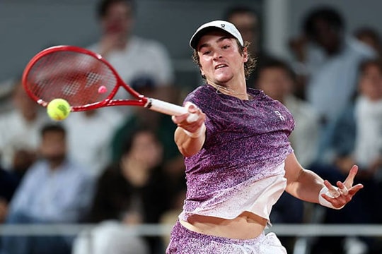 Thần đồng Fonseca hạ gục Ruud, viết tiếp hành trình lịch sử tại Roland Garros