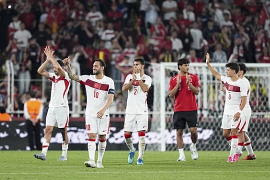 Thổ Nhĩ Kỳ thắng đậm Bắc Macedonia 4-0: Màn phô diễn sức mạnh của dàn sao trẻ