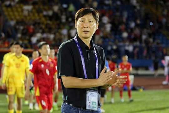 HLV Kim Sang Sik trước cơ hội phá dớp lịch sử tại AFF Cup 2026