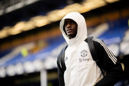 Ayden Heaven: Món hời 1 triệu bảng dẫn đầu thông số phòng ngự tại Manchester United