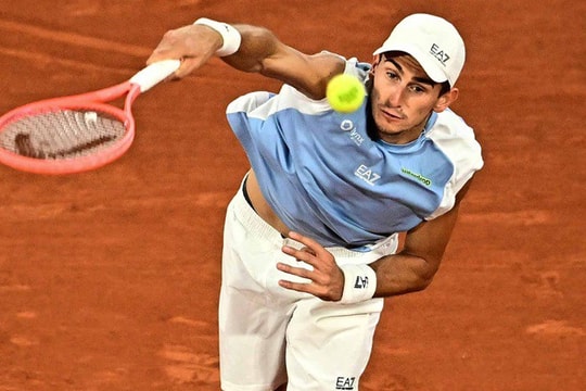 Matteo Arnaldi lọt vào bán kết Roland Garros 2026 sau cú sốc chấn thương của Berrettini