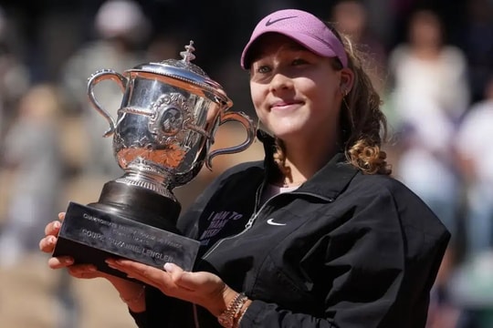 Mirra Andreeva vô địch Roland Garros: Sự trỗi dậy của 'Sharapova mới' sau 10 năm
