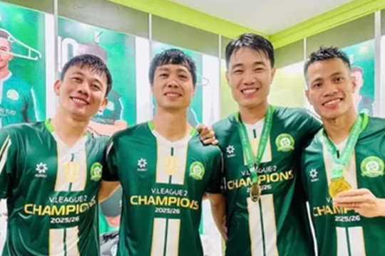 Nguyễn Công Phượng cùng CLB Đồng Nai vô địch Hạng Nhất, thăng hạng V-League