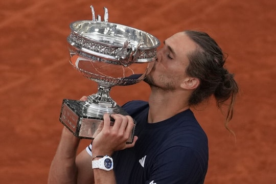 Alexander Zverev đăng quang Roland Garros 2026: Dấu chấm hết cho nỗi ám ảnh Grand Slam