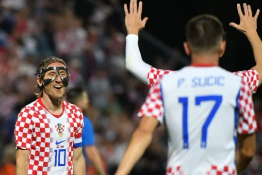 Modric ghi siêu phẩm, Pasalic ấn định chiến thắng 2-1 kịch tính cho Croatia