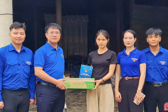 Động viên thí sinh hoàn cảnh khó khăn trước Kỳ thi tốt nghiệp THPT
