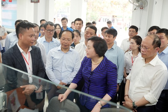 Đẩy mạnh cải cách hành chính, tạo nguồn lực phát triển.
