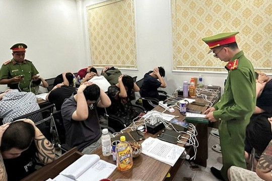 Phát hiện 83 người Trung Quốc thuê trọn khách sạn làm "đại bản doanh" lừa đảo