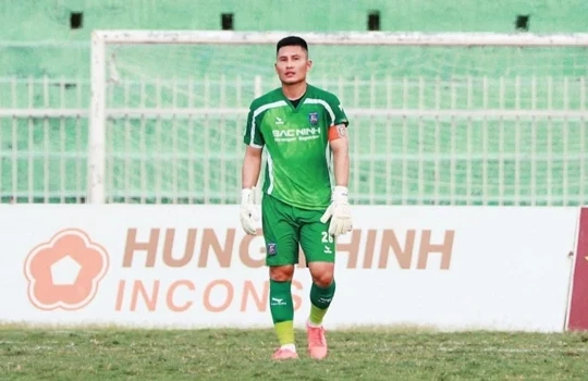 Cản phá 3 quả penalty, Huỳnh Tuấn Linh đưa Bắc Ninh FC lên chơi V.League 2026/27