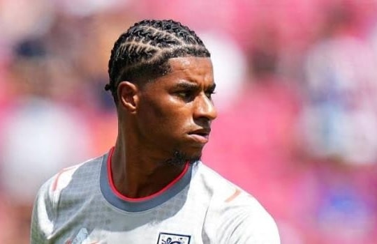 Marcus Rashford rơi vào bế tắc chuyển nhượng khi cả MU và Barcelona đều từ chối tương lai