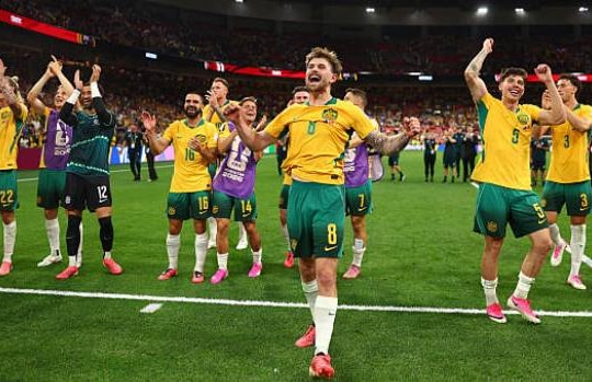 Australia hạ Thổ Nhĩ Kỳ 2-0: Cơn địa chấn từ dàn cầu thủ trẻ tại World Cup