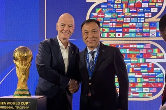 Chủ tịch FIFA Gianni Infantino đánh giá cao bước tiến của bóng đá Việt Nam