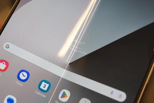 Samsung thử nghiệm kính UTG 60 micron cho Galaxy Z Fold8: Bước tiến xóa mờ nếp gấp màn hình