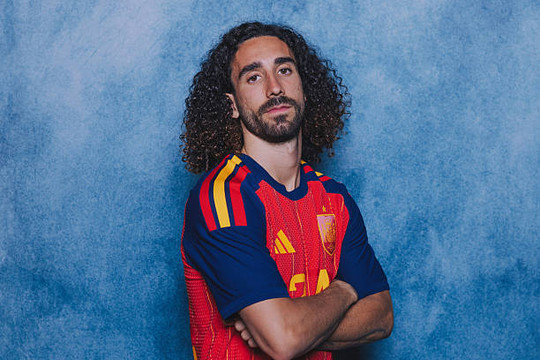 Chelsea tìm người thay Cucurella: 4 mục tiêu hàng đầu sau cú sốc Real Madrid