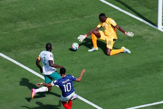 Mbappe lập cú đúp, Pháp xuất sắc đánh bại Senegal