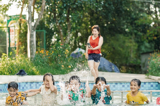Du lịch cuối tuần: Xu hướng "đi gần, nghỉ chất" lên ngôi