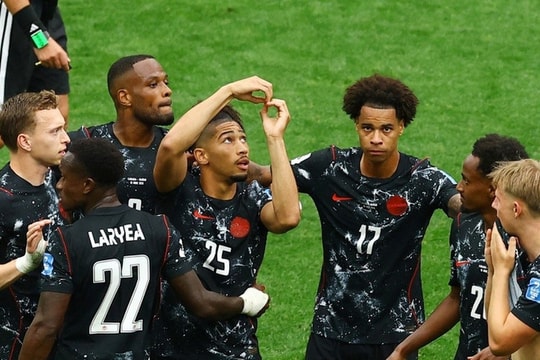 Canada vs Qatar: Chấn thương kinh hoàng, 2 thẻ đỏ và cơn mưa bàn thắng