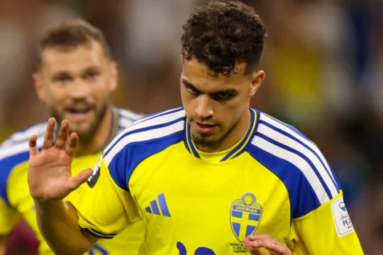 Brighton quyết giữ Yasin Ayari: Lá chắn thép trước sự tấn công từ Liverpool và Chelsea