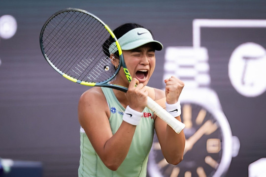 Alexandra Eala gây địa chấn: Hạ gục số 2 thế giới Elena Rybakina tại Berlin Open 2026