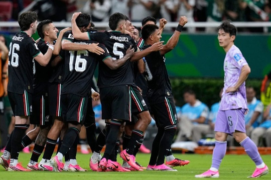 Mexico 1-0 Hàn Quốc: Luis Romo tỏa sáng, El Tri sớm giành vé vào vòng knock-out