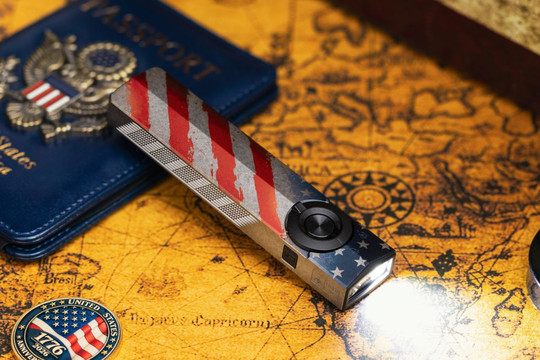 Phân tích Olight ArkPro Stars & Stripes: Đèn pin đa năng kỷ niệm 250 năm thành lập nước Mỹ