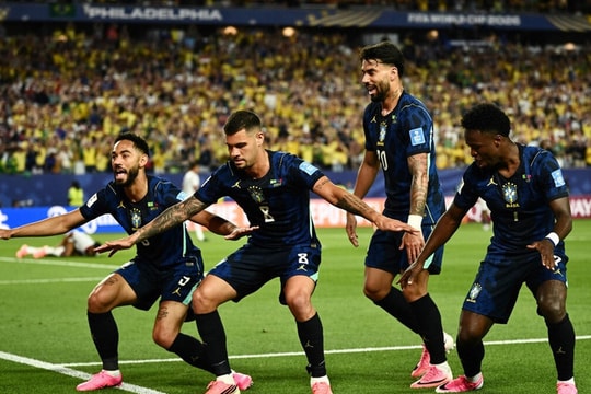 Brazil thắng đậm ở World Cup