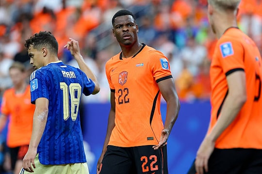 Denzel Dumfries: Kiến trúc sư trong chiến thắng 5-1 của Hà Lan trước Thụy Điển