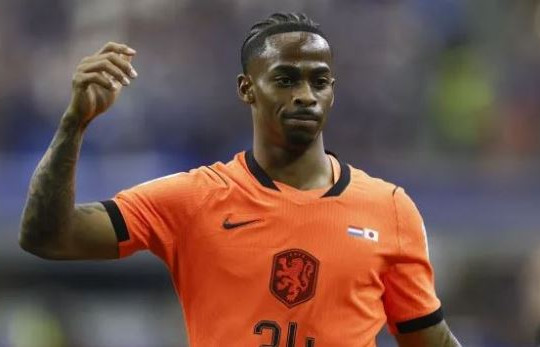 Arsenal gia nhập cuộc đua giành Crysencio Summerville với MU và PSG