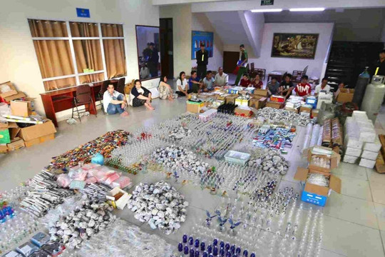 Triệt phá đường dây sản xuất hơn 100.000 dụng cụ phục vụ sử dụng trái phép ma túy