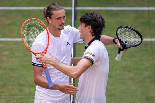 Alexander Zverev lỡ hẹn chung kết Halle Open 2026 sau sự cố y tế hy hữu