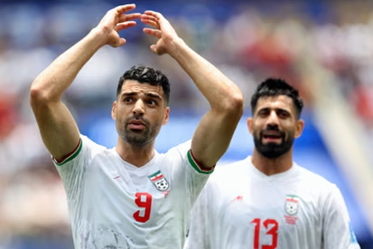 Iran cầm hòa Bỉ 0-0: Khi Team Melli chiến đấu giữa những lằn ranh chia rẽ
