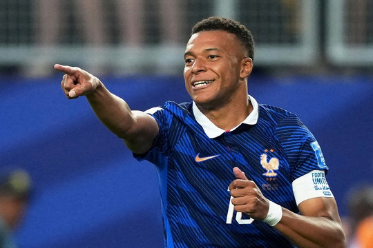 Mbappe lập cú đúp giúp Pháp hạ Iraq 3-0, phả hơi nóng vào kỷ lục của Messi
