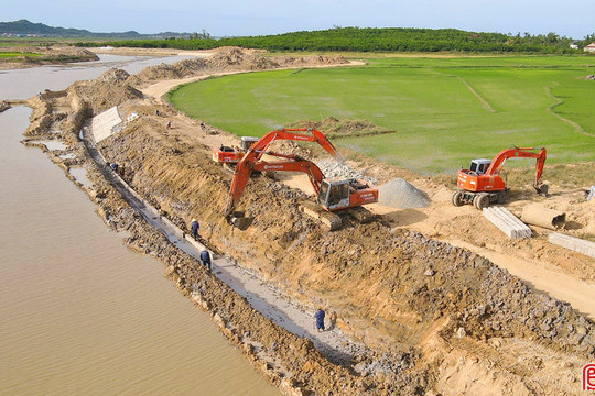 Giữ nhịp sản xuất ở công trường tiêu thoát lũ vùng phía Nam Hà Tĩnh