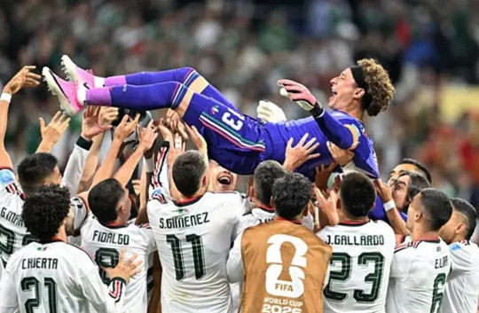 Mexico đè bẹp CH Séc 3-0: Đêm lịch sử của Ochoa và sức mạnh tuyệt đối của El Tri