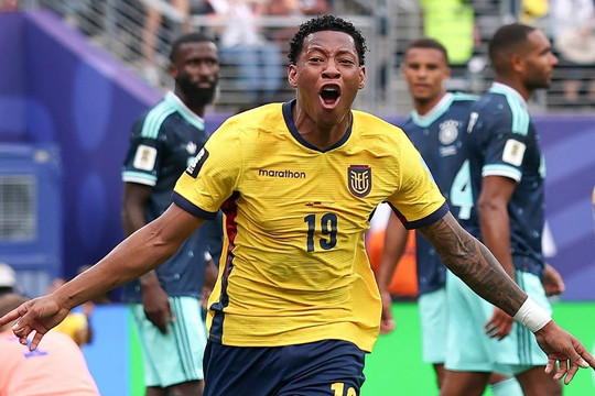 Ecuador quật ngã tuyển Đức 2-1: Kỳ tích quả cảm và tấm vé vào vòng 32 đội