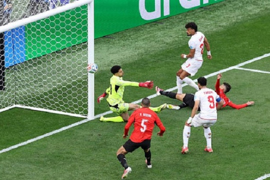 VAR tước bàn thắng phút 90+3, Iran hòa đầy cay đắng trước Ai Cập