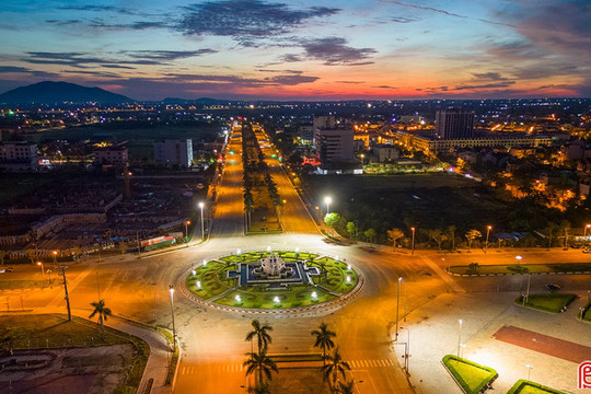 Đón ngày mới tinh khôi giữa Thành Sen