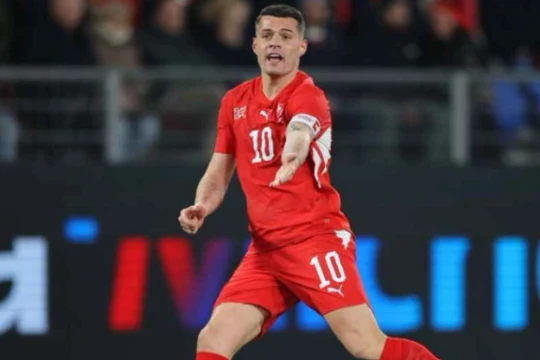 Xabi Alonso muốn đưa Granit Xhaka về Chelsea nhằm bổ sung tố chất thủ lĩnh