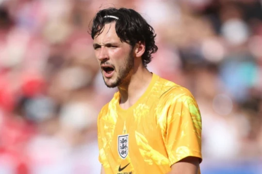 Newcastle dẫn đầu cuộc đua chiêu mộ James Trafford: Lời giải cho bài toán khung gỗ