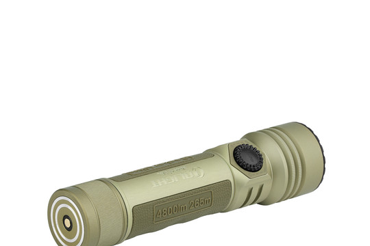 Olight Seeker Ultra: Bước tiến mới của đèn pin EDC với 3 cơ chế sạc linh hoạt