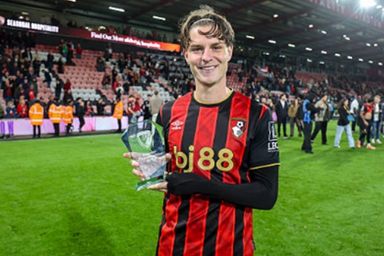 Man United đẩy mạnh chiêu mộ Alex Scott và Felix Nmecha cho kỳ chuyển nhượng hè 2026