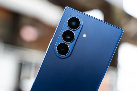 Galaxy Z Fold8 Ultra lộ diện nâng cấp camera 50MP: Xóa bỏ định kiến về điện thoại gập