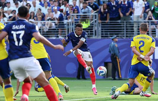 Mbappe lập cú đúp đẳng cấp, Pháp đè bẹp Thụy Điển 3-0 để tiến vào vòng 16 đội World Cup 2026