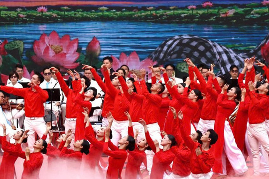 Lễ kỷ niệm 50 năm Sài Gòn - Gia Định mang tên Chủ tịch Hồ Chí Minh